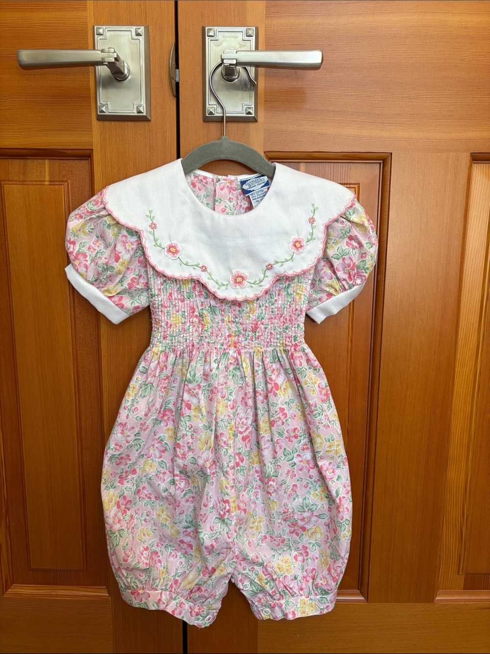 Vintage Carriage Boutiques Smocked Embroidered Floral Romper 3/4 LIKE NEW